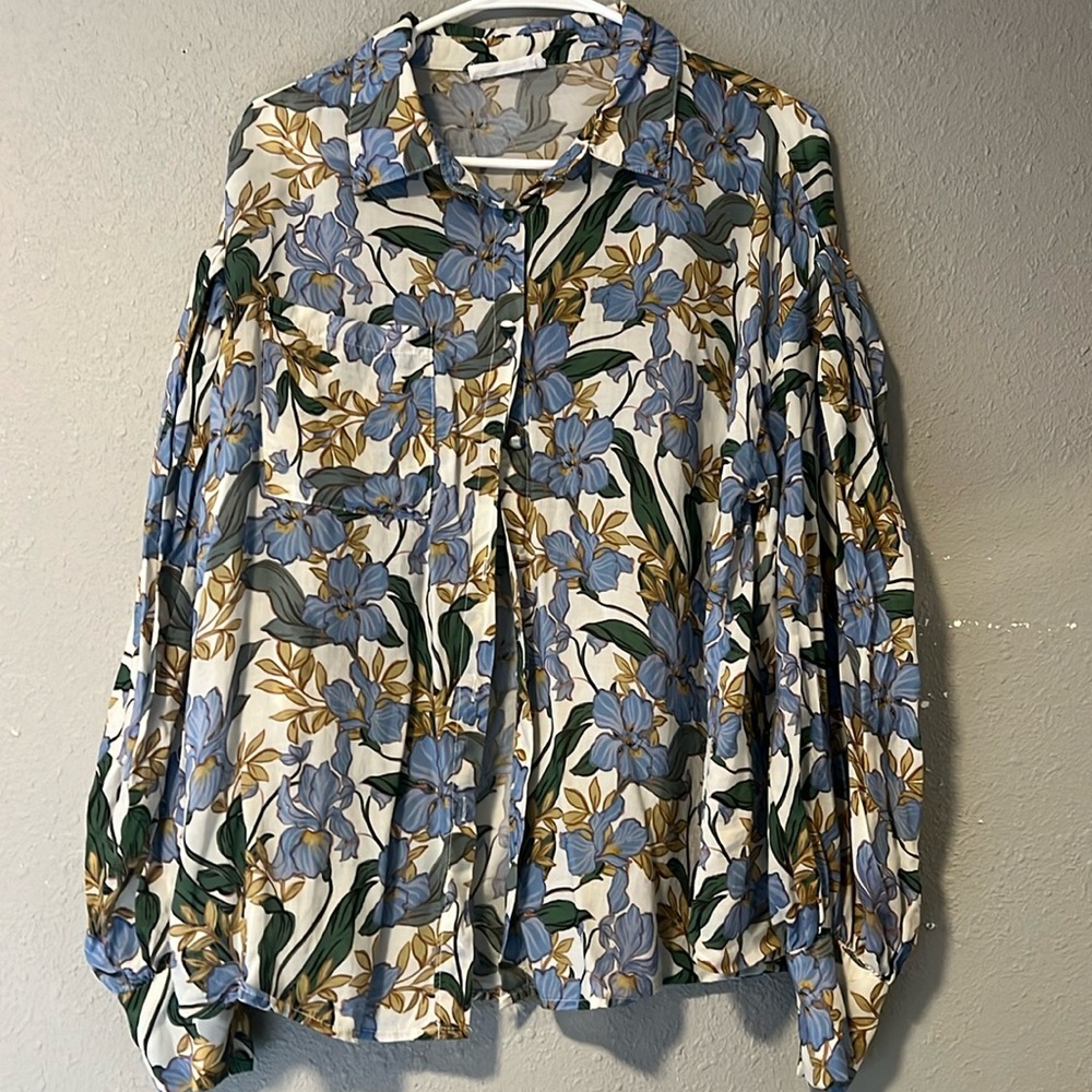 Balloon sleeve button up shirt